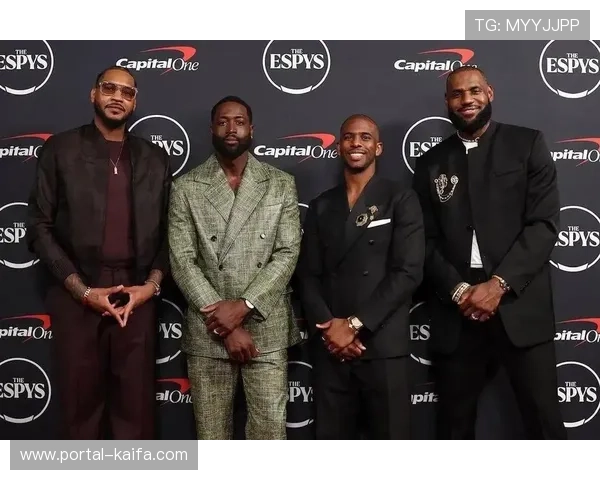 韦德赛场扔毕比鞋,安东尼搞笑干扰詹姆斯,经典花絮重温 韦德赛场扔毕比鞋,安东尼搞笑干扰詹姆斯,经典花絮重温