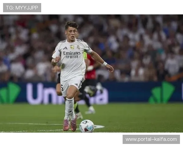 西甲第16轮：巴萨领跑积分榜，欧战资格争夺白热化